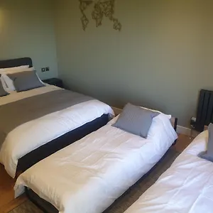 https://open-acres-accomadation-and-airport-parking.tophotelsbath.com